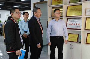 热烈欢迎市政府秘书长林兢一行莅临开云官方网页版,开云（中国）
集团广西公司考察指导
